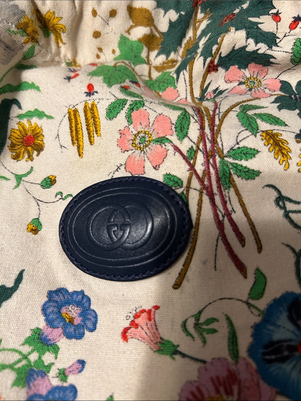 Gucci Floral Canvas Shoulder Bag in Cream with Multicolor Flower Print - Picture 8 of 9